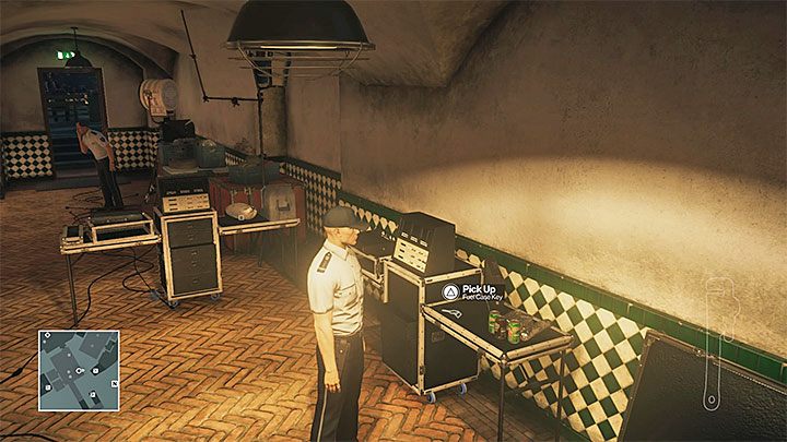 Zbadaj okolice toalet - Hitman: Przebrania i ważne przedmioty, Sapienza - Ikona | Solucja - Hitman - poradnik do gry