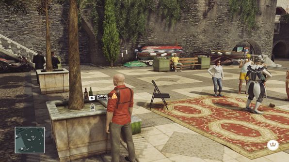 Zatruj butelkę wody artysty, a gdy pójdzie do toalety, ogłusz go i zabierz jego strój - Hitman: Przebrania, Sapienza - Świat Jutra | Solucja - Hitman - poradnik do gry