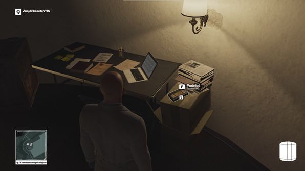 Podnieś kasetę VHS - Hitman: Zamordowanie Silvio Caruso, Sapienza - Świat Jutra | Solucja - Hitman - poradnik do gry