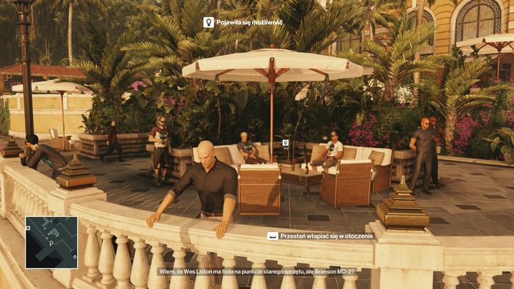 Znowu plotkarze - wtop się w otoczenie, żeby pozwolić im na udzielanie informacji. - Zamordowanie Jordana Crossa | Bangkok - Klub 27 | Solucja Hitman - Hitman - poradnik do gry