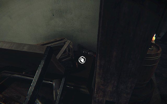 Zdejmij paletę zagradzającą drogę i przejdź przez kolejne drzwi - Krok 3 - Podkład | Opis przejścia Layers of Fear - Layers of Fear - poradnik do gry