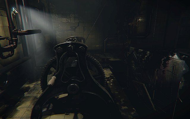 Skorzystaj z kołowrotka - kręć nim do momentu, aż obraz wynurzy się z otchłani - Krok 6 - Świadek | Opis przejścia Layers of Fear - Layers of Fear - poradnik do gry