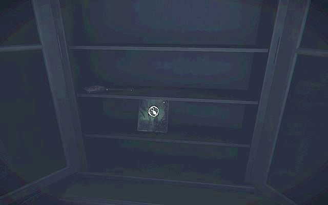 Krok szósty - po wpisaniu kodu 363 853 354 w tablicę, w kredensie znajdziesz pamiątkę rodzinną - Pamiątki rodzinne | Sekrety Layers of Fear - Layers of Fear - poradnik do gry