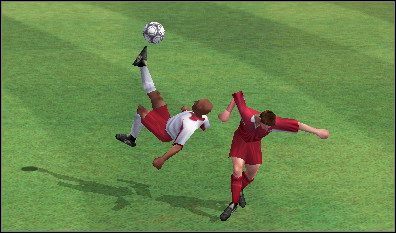 Większość strzałów z przewrotki kończy się zdobyciem gola. - Strzelanie bramek | Konstruowanie akcji FIFA 2001 - FIFA 2001 - poradnik do gry