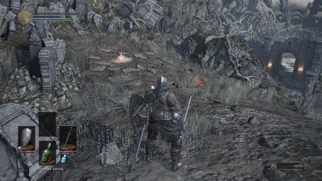 Skorzystaj z ogniska, aby uleczyć się i uzupełnić zapasy fiolek. - Bonus - Cmentarz Popiołu i Iudex Gundyr w Dark Souls 3 - Dark Souls III - opis przejścia i sekrety