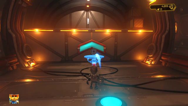 Ustaw robota sprężynę tak, by dostać się do chipu z ulepszeniem. - Ratchet & Clank: Planeta Nebula G34 - solucja, opis przejścia, wszystkie zadania - Ratchet & Clank - poradnik do gry