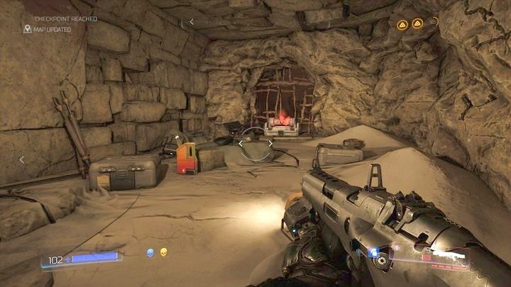 W środku powinieneś iść prosto, ale warto na chwilę odbić też w prawo, żeby podnieść Baterię Argentu - Sanktuarium Kadingir | Opis przejścia | Doom - Doom - poradnik do gry