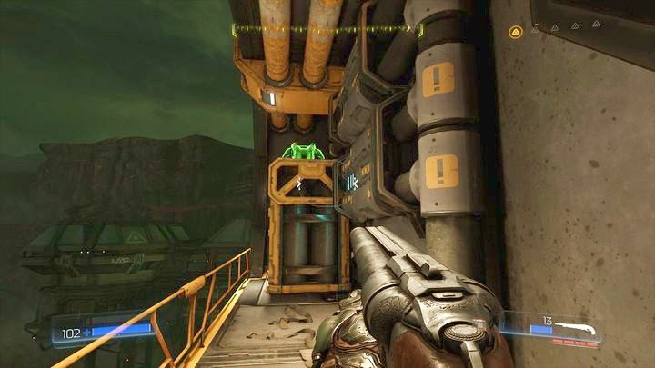 Potem wyjdź na zewnątrz drugi dostępnymi drzwiami i obejść pomieszczeni dookoła - Wieża Energii Argentu | Opis przejścia | Doom - Doom - poradnik do gry