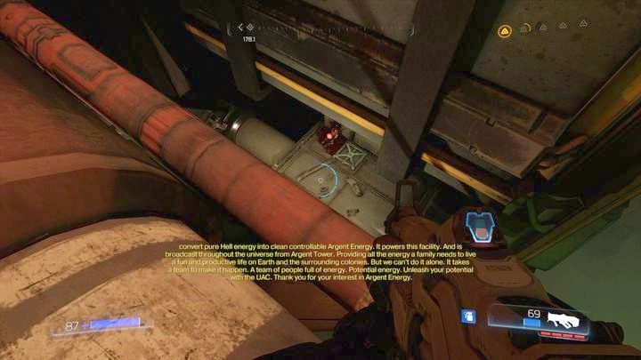 Po przeskoczeniu przez szeroką wyrwę, podejdź do krawędzi z lewej i spójrz w dół - Wieża Energii Argentu | Opis przejścia | Doom - Doom - poradnik do gry