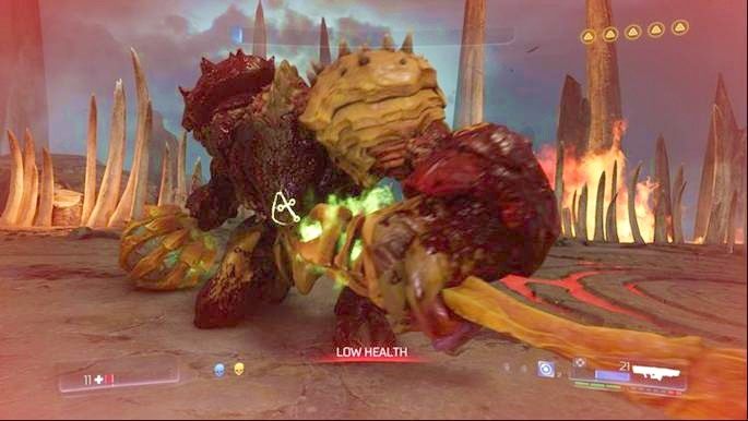 Strażnik Piekieł to przeciwnik, który posiada naprawdę sporo różnych ataków, ale jeśli nauczysz się ich unikać i będziesz wiedział kiedy kontratakować, nie powinien sprawić dużych problemów - Piekielny Strażnik - boss | Opis przejścia | Doom - Doom - poradnik do gry