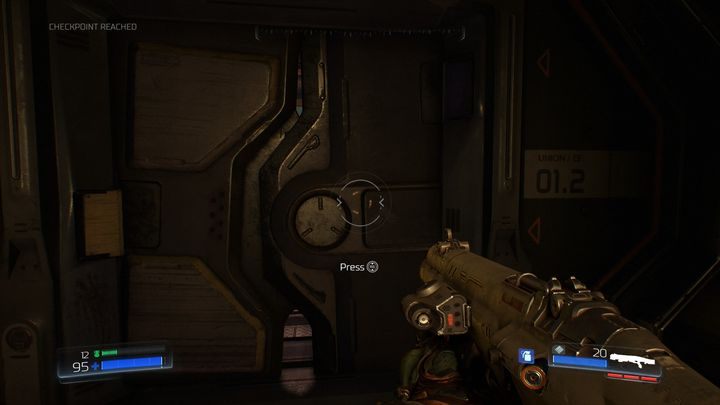 Na razie jednak otwórz zablokowane drzwi obok, żeby przejść do kolejnego pomieszczenia - Dział Zasobów | Opis przejścia | Doom - Doom - poradnik do gry