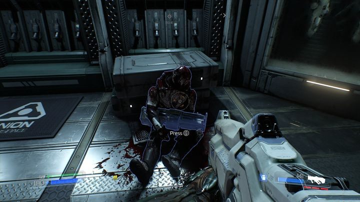 Za drzwiami skręć w prawo i podnieś leżący na ziemi Ciężki karabin szturmowy - Dział Zasobów | Opis przejścia | Doom - Doom - poradnik do gry