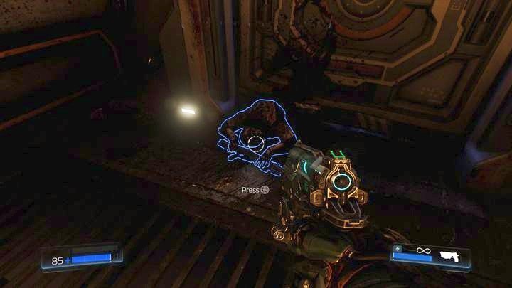 Kawałek dalej znajdziesz zamknięte drzwi - UAC | Opis przejścia | Doom - Doom - poradnik do gry