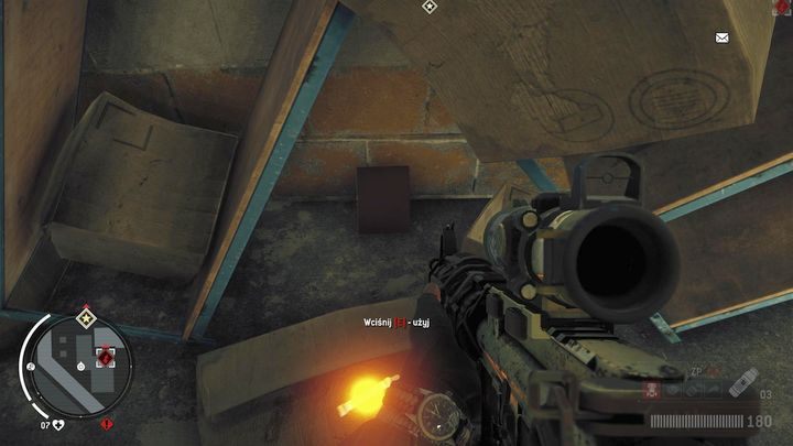 Pierwszy z nich znajdziesz na parterze, pod zniszczonymi półkami - Czerwona strefa Lombard | Punkty kluczowe - Homefront: The Revolution - poradnik do gry