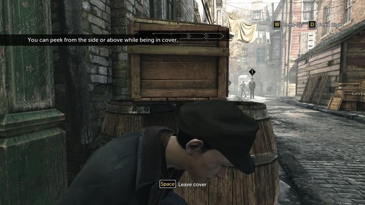 Chowaj się za przedmiotami, by uniknąć wykrycia - Wizyta w knajpie i śledzenie zagadkowej postaci | Ofiarna opowieść - Sherlock Holmes: The Devils Daughter - poradnik do gry