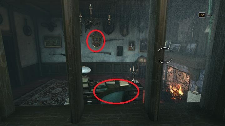 Spójrz na herb i biurko - Wejście na teren posesji i analiza dowodów | Ofiarna opowieść - Sherlock Holmes: The Devils Daughter - poradnik do gry