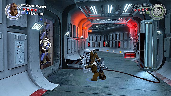 Drzwi są w korytarzu, w którym miała miejsce bitwa blasterowa - Kłopoty nad Taul | Minizestawy i czerwone klocki LEGO - LEGO Gwiezdne wojny: Przebudzenie Mocy - poradnik do gry