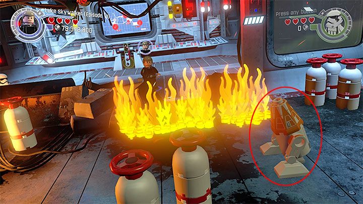 Drugiego droida będziesz mógł zniszczyć po ugaszeniu płomieni - Kłopoty nad Taul | Minizestawy i czerwone klocki LEGO - LEGO Gwiezdne wojny: Przebudzenie Mocy - poradnik do gry