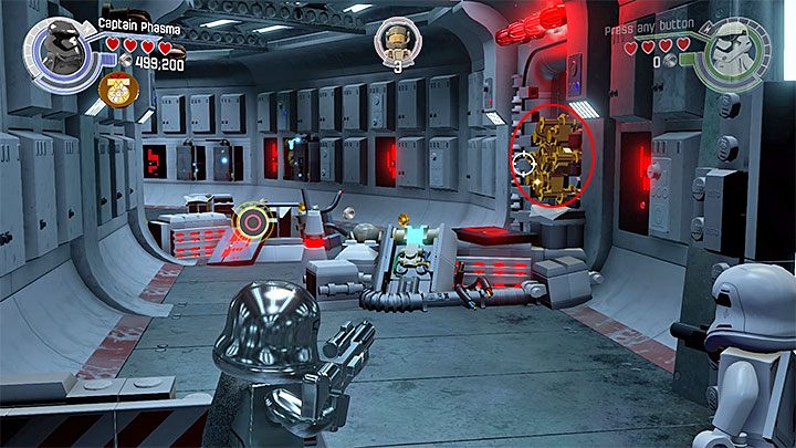 Etap ten rozpoczyna się od bitwy blasterowej, tak więc dotrzyj szybko do zasłony i rozpocznij eliminowanie kolejnych członków Ruchu Oporu - Kłopoty nad Taul | Misje poboczne - LEGO Gwiezdne wojny: Przebudzenie Mocy - poradnik do gry