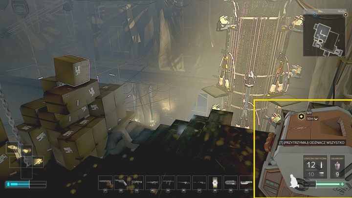 Skrzynka z zestawem Praxis na pół-piętrze pokoju Alison Stanek w Kościele boga-maszyny - Zestawy Praxis | Zestawienia | Deus Ex Rozłam Ludzkości - Deus Ex: Rozłam Ludzkości - poradnik do gry