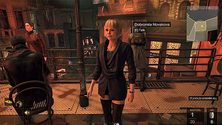 Dobromila przebywa na dużym balkonie na najwyższym piętrze lokalu - Czarna dziura - zadanie poboczne | Praga (druga wizyta) - Zadania poboczne - Deus Ex: Rozłam Ludzkości - poradnik do gry