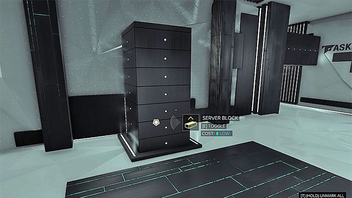 Udaj się na tyły dużego pomieszczenia konferencyjnego i ustaw się w podświetlonym miejscu żeby zostać przeniesionym do wirtualnej wersji TF29 - Kto pociąga za sznurki? - zadanie główne | Praga (druga wizyta) - Zadania główne - Deus Ex: Rozłam Ludzkości - poradnik do gry