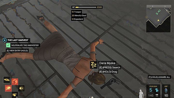 Możesz obezwładnić Darię i wyjąć czip z jej ciała - Ostatnie żniwa - zadanie poboczne | Praga (trzecia wizyta) | Deus Ex - Deus Ex: Rozłam Ludzkości - poradnik do gry