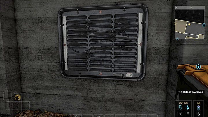 Jeśli nie chcesz demolować drzwi to do lokacji gdzie odbywa się rave możesz przedostać dzięki użyciu kilku ulepszeń Jensena - Neonowe noce - zadanie poboczne | Praga - Zadania poboczne | Deus Ex - Deus Ex: Rozłam Ludzkości - poradnik do gry