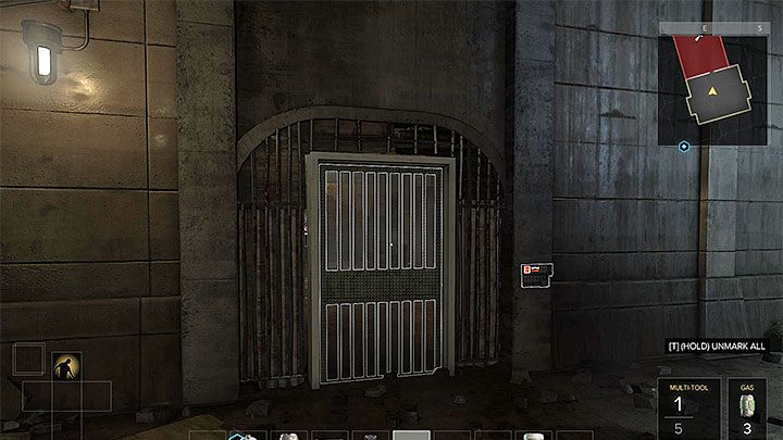 Wejścia do kryjówki gangu bronią terminale z zabezpieczeniami piątego stopnia oraz działko - Neonowe noce - zadanie poboczne | Praga - Zadania poboczne | Deus Ex - Deus Ex: Rozłam Ludzkości - poradnik do gry