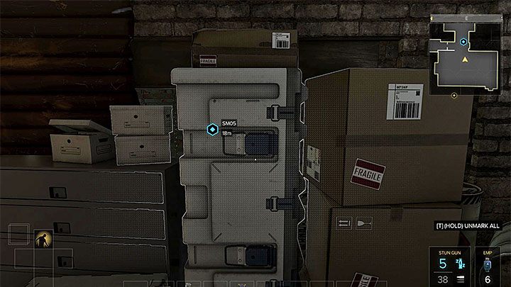 Przesuń duży obiekt i włam się do terminalu lub użyj kodu 5431 - Samizdat - zadanie poboczne | Praga - Zadania poboczne | Deus Ex - Deus Ex: Rozłam Ludzkości - poradnik do gry