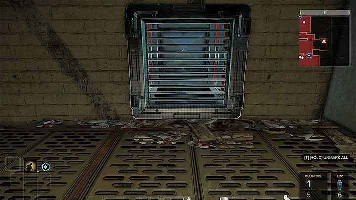 Po dotarciu do szybu znajdującego się za windą musisz wykonać kilka większych skoków i chwytać się górnych krawędzi - Samizdat - zadanie poboczne | Praga - Zadania poboczne | Deus Ex - Deus Ex: Rozłam Ludzkości - poradnik do gry