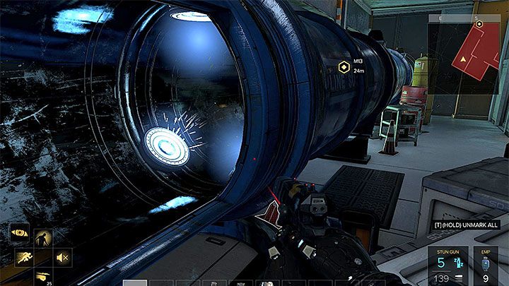 Niebieski tunel to jedno z alternatywnych przejść do hangaru 2 - GARM (G.A.R.M.) - Zadania glówne | Ośrodek G.A.R.M. | Deus Ex Rozłam Ludzkości - Deus Ex: Rozłam Ludzkości - poradnik do gry