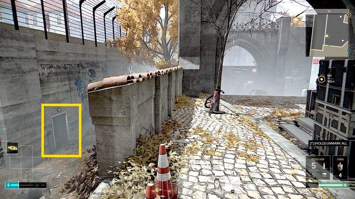 Skrytka wewnątrz ściany zabezpieczona jest terminalem. - Mapa północnej części Pragi - M3 | Praga - Mapy | Deus Ex Rozłam Ludzkości - Deus Ex: Rozłam Ludzkości - poradnik do gry