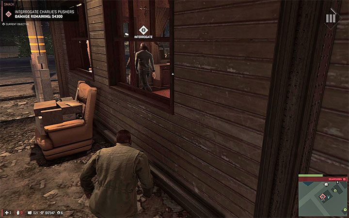 Możesz użyć postępu i np. gwizdaniem zachęcić informatora do wyjścia z baru - Biznes heroinowy | Misje fabularne w Mafia III - Mafia III - poradnik do gry