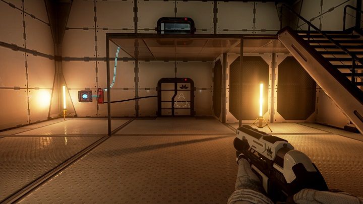 W kolejnym pomieszczeniu podchodzimy do pojemnika z wiązką energii lecz nie wyjmujemy go - Chapter 1 - Opis Przejścia - The Turing Test - poradnik do gry