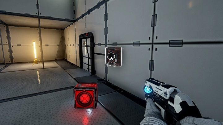 Wyjmujemy wcześniej włożony pojemnik z drzwi i wyrzucamy go chwilowo na ziemię - Chapter 1 - Opis Przejścia - The Turing Test - poradnik do gry