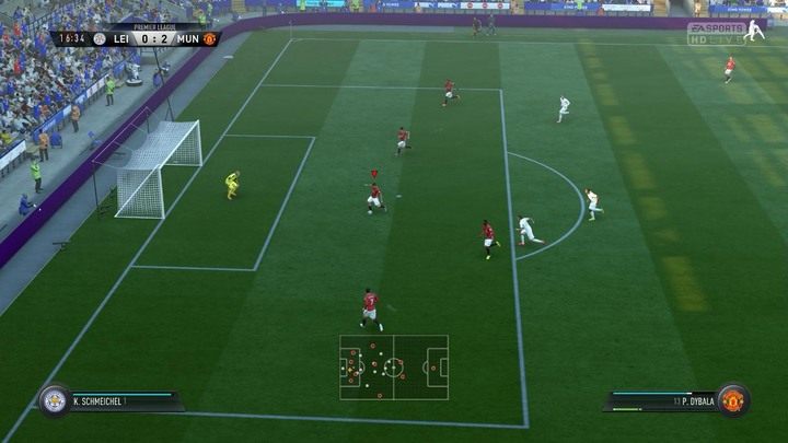 Jeżeli biegniesz sam na sam z bramkarzem ze środka, najlepiej zejdź na lepszą nogę zawodnika i oddaj strzał finezyjny w tę samą stronę - Finalizowanie akcji | Atak w FIFA 17 - FIFA 17 - poradnik do gry