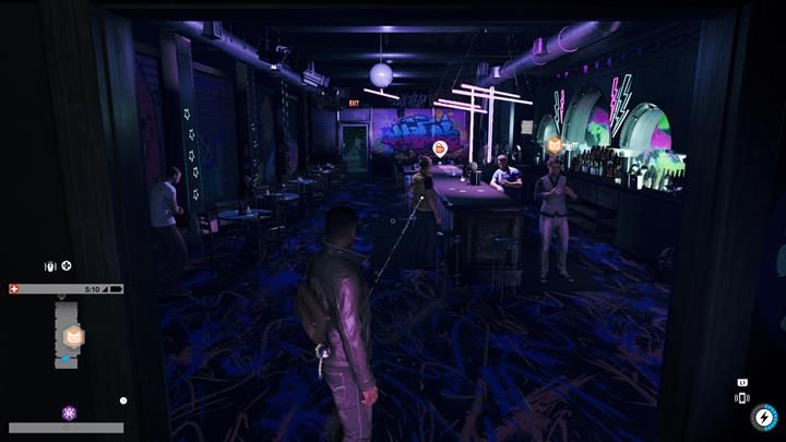 Wejdź do klubu i porozmawiaj z Lenni - Watch Dogs 2: Wojna Hakerów, solucja, operacje główne - Watch Dogs 2 - poradnik do gry