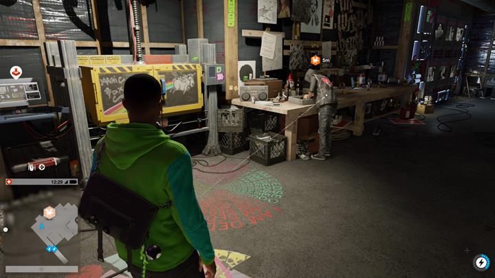 Misję rozpoczyna obejrzenie zwiastuna filmowego w kwaterze głównej hakerów - Watch Dogs 2: Cyberjazda, solucja, operacje główne - Watch Dogs 2 - poradnik do gry