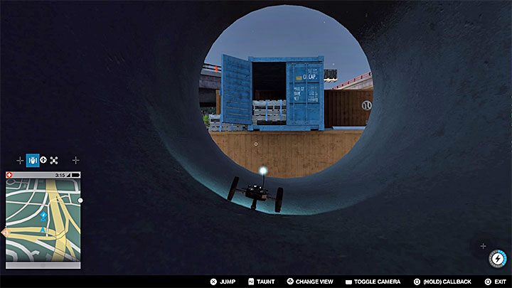Przejedź skoczkiem przez rurę i po znalezieniu się w pokazanym na obrazku miejscu wykonaj drugi skok żeby dotrzeć do kontenera z malowaniem - Watch Dogs 2: Malowania, elementy ubioru, unikalne pojazdy - mapa, sekrety - Watch Dogs 2 - poradnik do gry