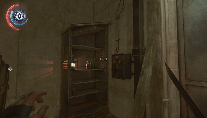 Klucz schowany został za butelkami. - Znajdź wyjście z ulic Dunwall | Misja 9 - Śmierć cesarzowej | Dishonored 2 - Dishonored 2 - poradnik do gry