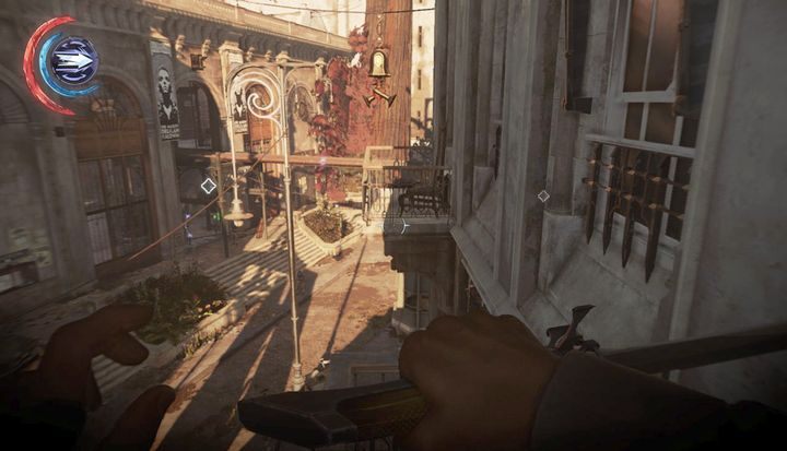 Wskocz na balkon, by dostać się do mieszkania. - Skorzystaj z kolejki w dolnej Avencie | Misja 4 - Mechaniczna rezydencja - Dishonored 2 - poradnik do gry