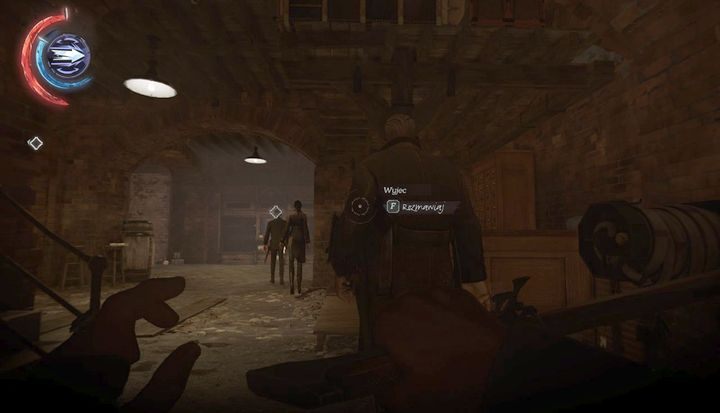 Schowaj się za drzwiami i poczekaj aż trzeci Wyjec wejdzie do środka. - Skorzystaj z kolejki w dolnej Avencie | Misja 4 - Mechaniczna rezydencja - Dishonored 2 - poradnik do gry