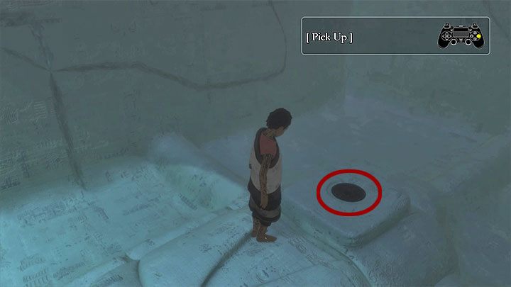 Pozostań na półce, na której znajdowały się dwie beczki i odszukaj tu mały tunel, przez który główny bohater może przejść (blokowała go jedna z beczek) - Odnalezienie lustra i wydostanie się ze startowej jaskini | The Last Guardian - The Last Guardian - poradnik do gry