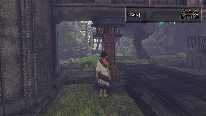 Umieść ciężarek pod bramą, dzięki czemu ta na stałe pozostanie (częściowo) podniesiona - Rozwiązanie zagadki z dzbanem z niebieską cieczą | The Last Guardian - The Last Guardian - poradnik do gry