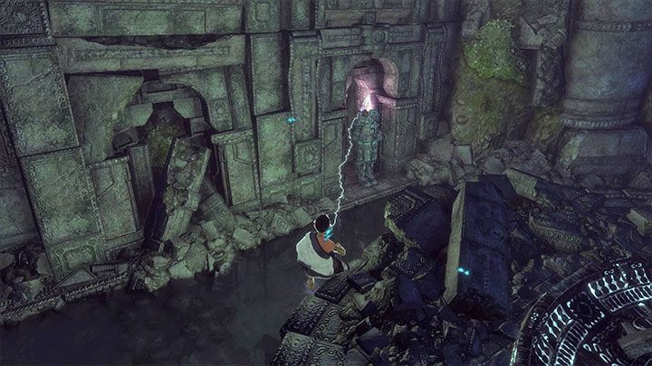 Podejdź z hełmem do nieaktywnej zbroi - Przetoczenie klatki i wyjście z ruin wraz z Trico | The Last Guardian - The Last Guardian - poradnik do gry