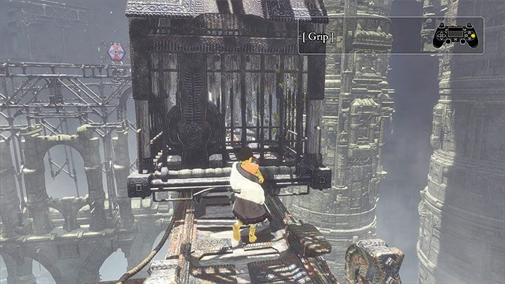 Zepchnij konstrukcję z witrażem w przepaść - Przejście po ogromnym rusztowaniu | The Last Guardian - The Last Guardian - poradnik do gry