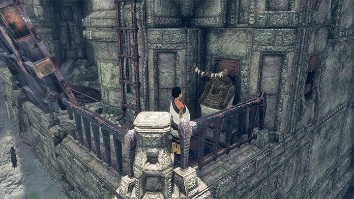 Dźwignia, która opuszcza most zwodzony, jest po prawej stronie - Omijanie ożywionych zbroi w drodze do Trico | The Last Guardian - The Last Guardian - poradnik do gry