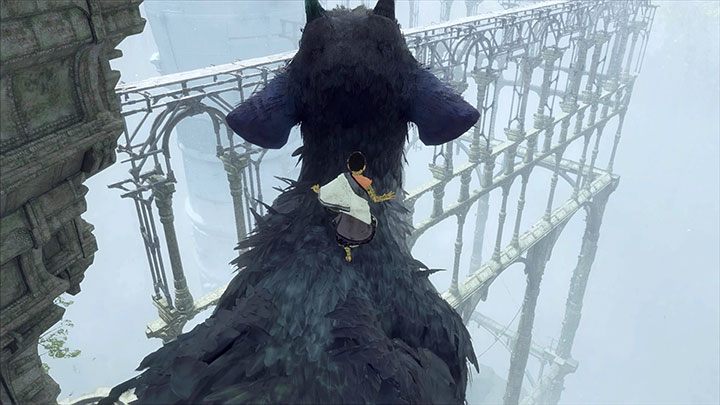Trico będzie kierował się w stronę mostu prowadzącego do wieży - Przejście przez kopalnię - The Last Guardian - poradnik do gry