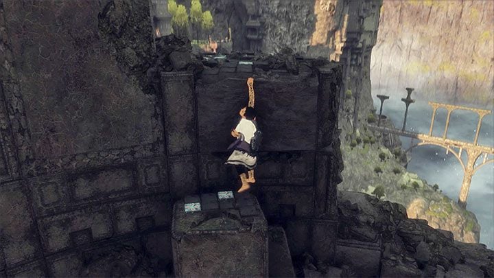 Doskocz do półek obok Trico - Dotarcie do najwyższej wieży - The Last Guardian - poradnik do gry